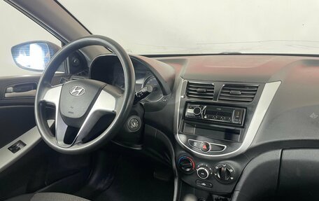 Hyundai Solaris II рестайлинг, 2011 год, 739 000 рублей, 12 фотография