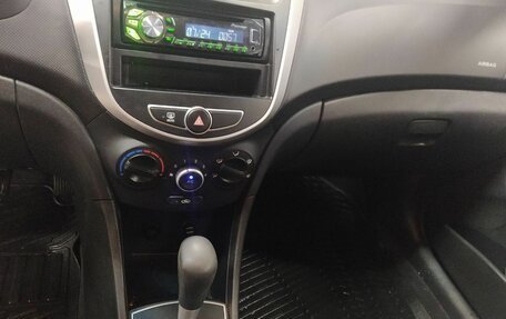 Hyundai Solaris II рестайлинг, 2013 год, 736 000 рублей, 13 фотография