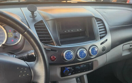 Mitsubishi L200 IV рестайлинг, 2008 год, 1 120 000 рублей, 10 фотография