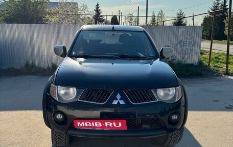Mitsubishi L200 IV рестайлинг, 2007 год, 850 000 рублей, 3 фотография