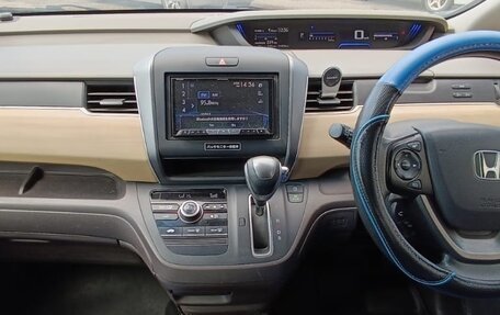Honda Freed II, 2017 год, 1 600 000 рублей, 5 фотография