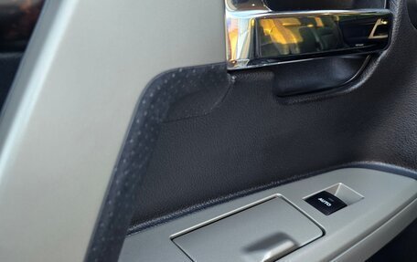 Toyota Land Cruiser 200, 2012 год, 4 550 000 рублей, 20 фотография