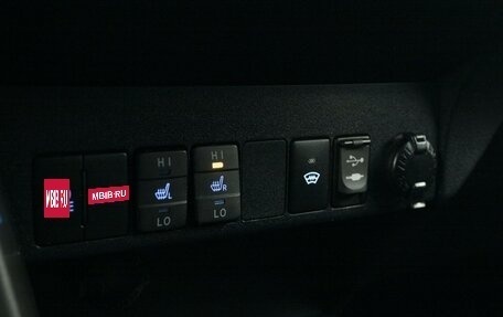 Toyota RAV4, 2017 год, 2 470 000 рублей, 21 фотография