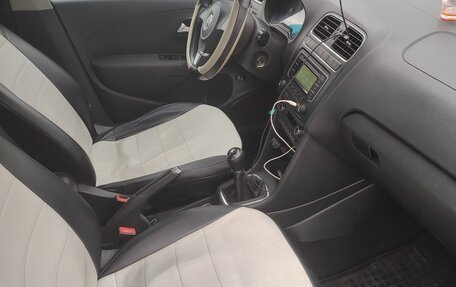 Volkswagen Polo VI (EU Market), 2015 год, 810 000 рублей, 11 фотография
