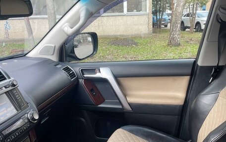 Toyota Land Cruiser Prado 150 рестайлинг 2, 2015 год, 3 750 000 рублей, 14 фотография