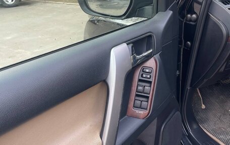 Toyota Land Cruiser Prado 150 рестайлинг 2, 2015 год, 3 750 000 рублей, 21 фотография