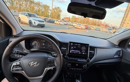 Hyundai Solaris II рестайлинг, 2021 год, 1 320 000 рублей, 8 фотография
