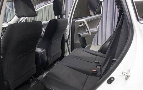 Toyota RAV4, 2016 год, 2 398 000 рублей, 12 фотография