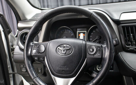 Toyota RAV4, 2016 год, 2 398 000 рублей, 16 фотография