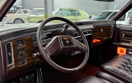 Cadillac Brougham, 1988 год, 6 000 000 рублей, 12 фотография