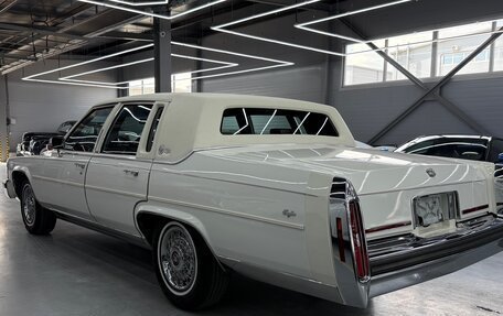 Cadillac Brougham, 1988 год, 6 000 000 рублей, 7 фотография