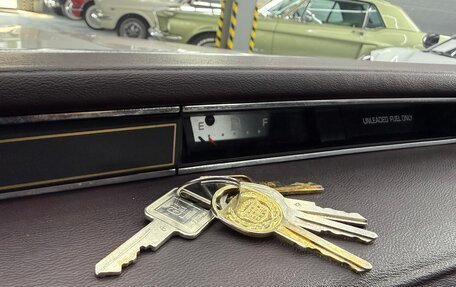 Cadillac Brougham, 1988 год, 6 000 000 рублей, 18 фотография