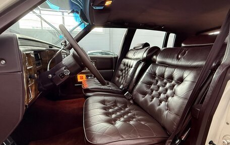 Cadillac Brougham, 1988 год, 6 000 000 рублей, 13 фотография