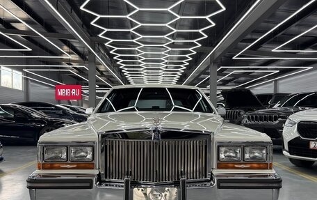 Cadillac Brougham, 1988 год, 6 000 000 рублей, 9 фотография