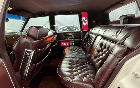 Cadillac Brougham, 1988 год, 6 000 000 рублей, 21 фотография