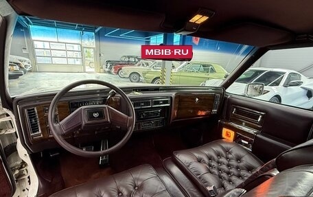 Cadillac Brougham, 1988 год, 6 000 000 рублей, 23 фотография