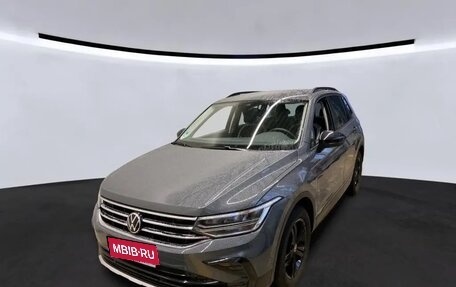 Volkswagen Tiguan II, 2022 год, 2 462 000 рублей, 1 фотография
