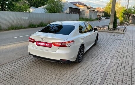 Toyota Camry, 2021 год, 2 850 000 рублей, 1 фотография
