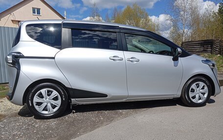 Toyota Sienta II, 2022 год, 1 850 000 рублей, 6 фотография