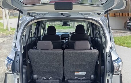 Toyota Sienta II, 2022 год, 1 850 000 рублей, 25 фотография