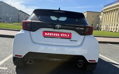 Toyota Yaris, 2021 год, 4 600 000 рублей, 4 фотография