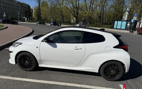 Toyota Yaris, 2021 год, 4 600 000 рублей, 6 фотография