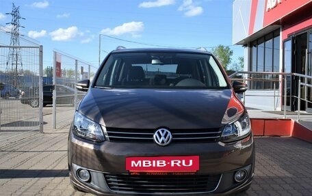 Volkswagen Touran III, 2011 год, 979 000 рублей, 2 фотография