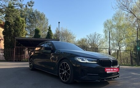 BMW 5 серия, 2021 год, 3 850 000 рублей, 3 фотография