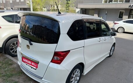 Honda Freed I, 2010 год, 900 000 рублей, 2 фотография