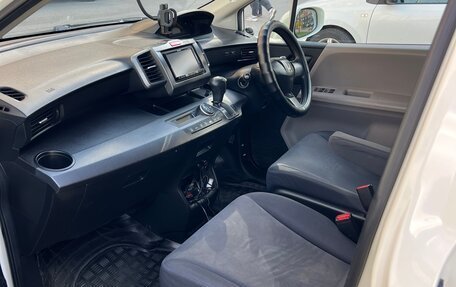 Honda Freed I, 2010 год, 900 000 рублей, 6 фотография