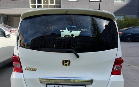 Honda Freed I, 2010 год, 900 000 рублей, 3 фотография