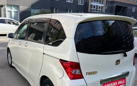 Honda Freed I, 2010 год, 900 000 рублей, 4 фотография