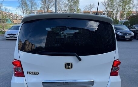 Honda Freed I, 2010 год, 900 000 рублей, 15 фотография