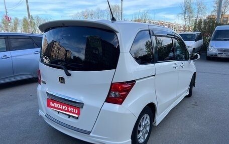 Honda Freed I, 2010 год, 900 000 рублей, 16 фотография