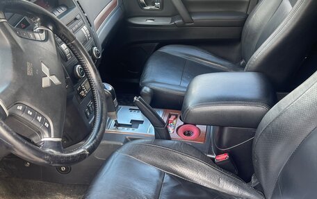 Mitsubishi Pajero IV, 2008 год, 1 300 000 рублей, 14 фотография