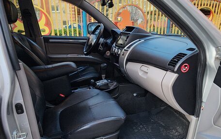 Mitsubishi Pajero Sport II рестайлинг, 2014 год, 2 350 000 рублей, 32 фотография