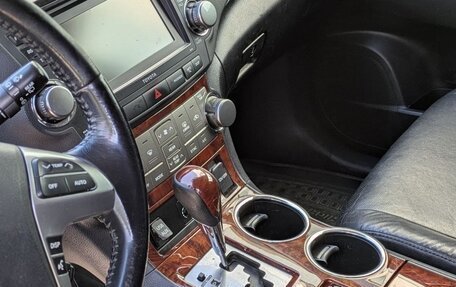 Toyota Highlander III, 2011 год, 1 800 000 рублей, 6 фотография
