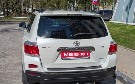 Toyota Highlander III, 2011 год, 1 800 000 рублей, 3 фотография