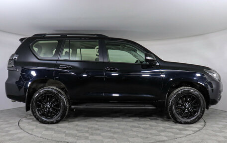 Toyota Land Cruiser Prado 150 рестайлинг 2, 2022 год, 7 199 000 рублей, 4 фотография