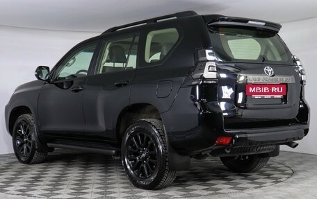 Toyota Land Cruiser Prado 150 рестайлинг 2, 2022 год, 7 199 000 рублей, 7 фотография