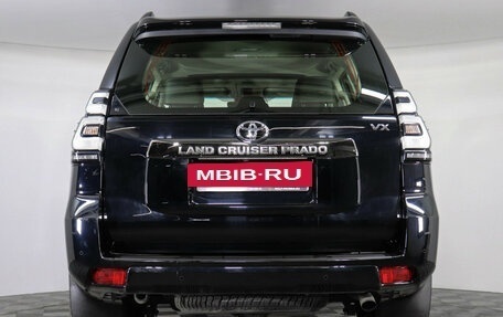 Toyota Land Cruiser Prado 150 рестайлинг 2, 2022 год, 7 199 000 рублей, 6 фотография