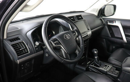 Toyota Land Cruiser Prado 150 рестайлинг 2, 2022 год, 7 199 000 рублей, 9 фотография