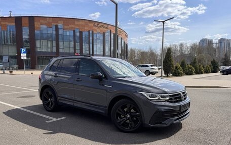 Volkswagen Tiguan II, 2021 год, 2 550 000 рублей, 2 фотография