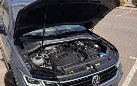 Volkswagen Tiguan II, 2021 год, 2 550 000 рублей, 13 фотография