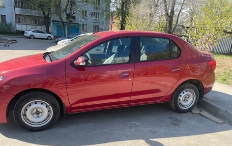 Renault Logan II, 2014 год, 560 000 рублей, 2 фотография