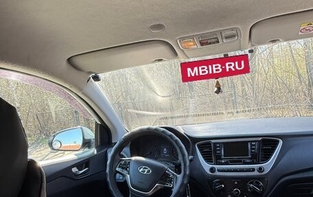 Hyundai Solaris II рестайлинг, 2017 год, 790 000 рублей, 4 фотография