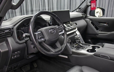 Toyota Land Cruiser, 2022 год, 9 200 000 рублей, 16 фотография