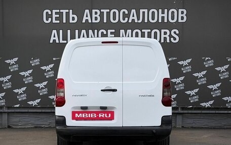 Peugeot Partner II рестайлинг 2, 2011 год, 595 000 рублей, 6 фотография