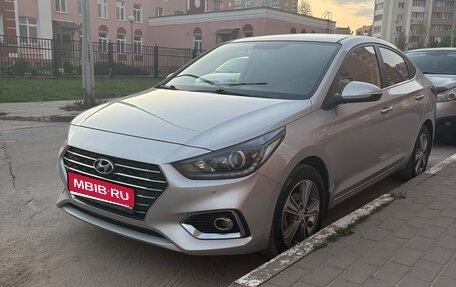 Hyundai Solaris II рестайлинг, 2017 год, 1 250 000 рублей, 1 фотография