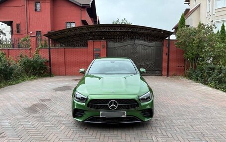 Mercedes-Benz E-Класс, 2019 год, 3 650 000 рублей, 1 фотография